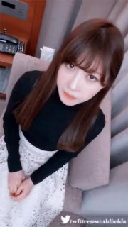 【曾经平台第一骚女】约大屌炮友过来操逼，深喉舔屌口活一流，抬腿站立侧入，一直要小哥干猛点，上位骑乘打桩机