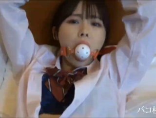 年轻人开房群交姑娘也极品看得欲火焚身